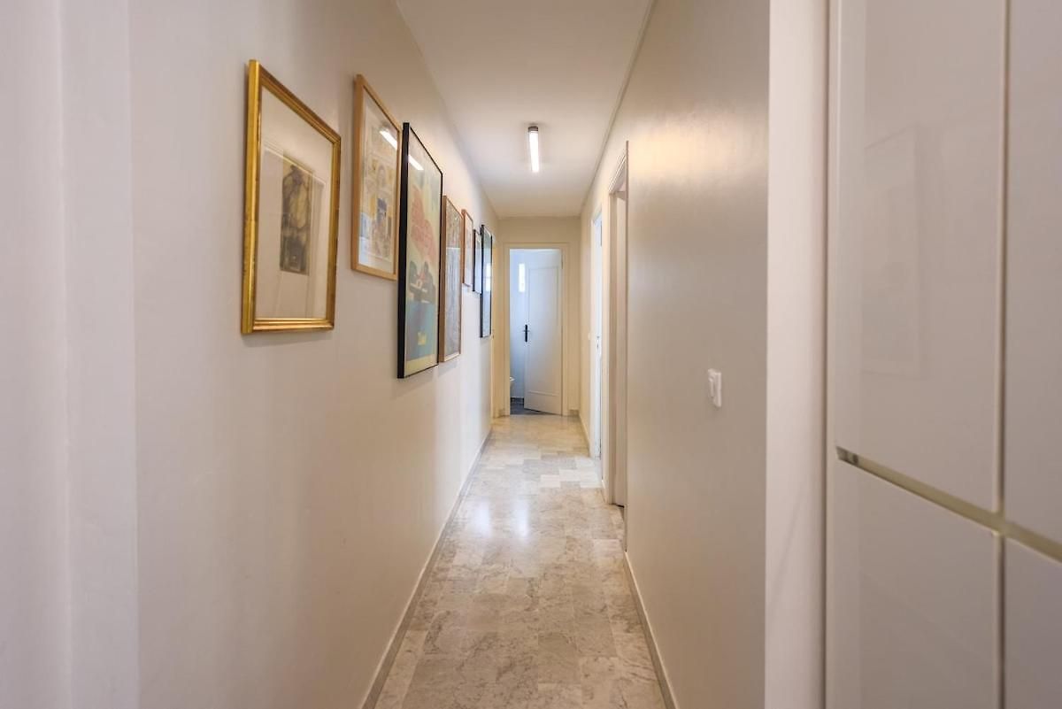 Stylish 2br With Garage And Ac Port Of Apartment