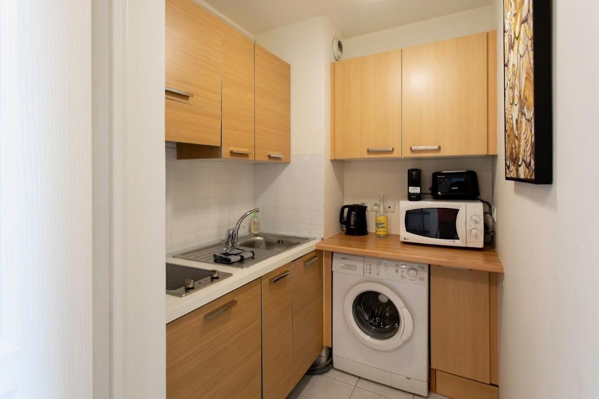 Apartment Modern 2-bedroom Sea View, Air Conditioning, Balcony Nice