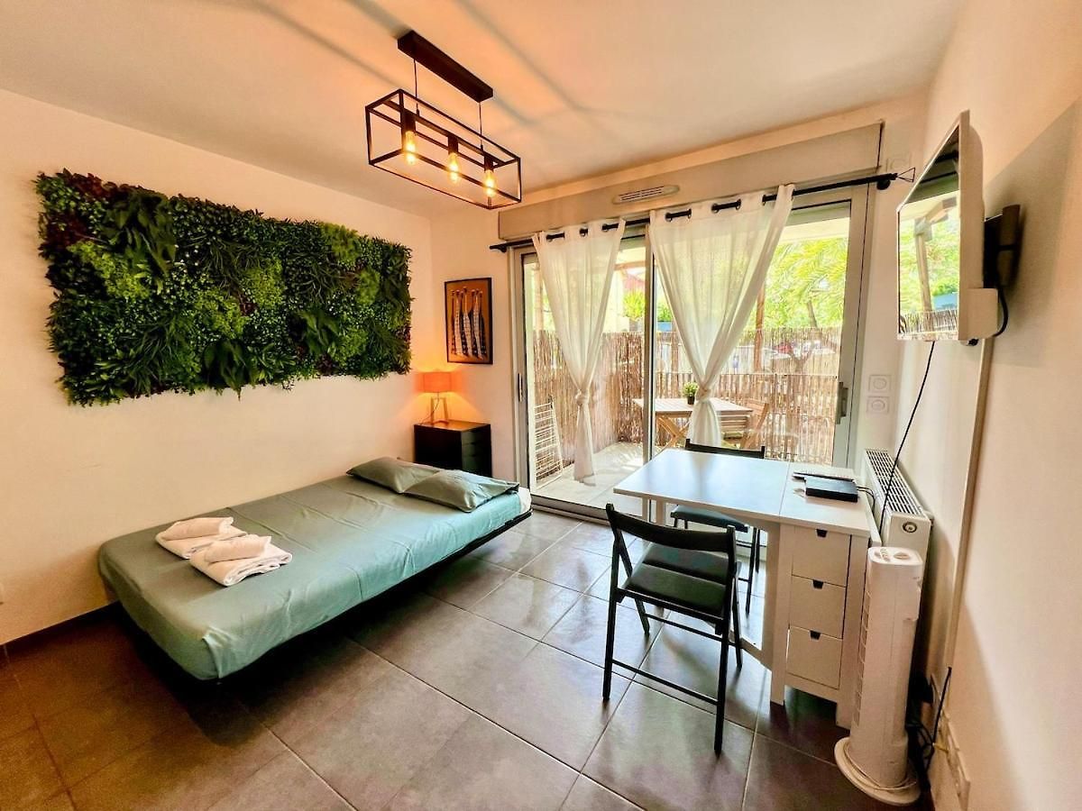 Apartment Urban Jungle *