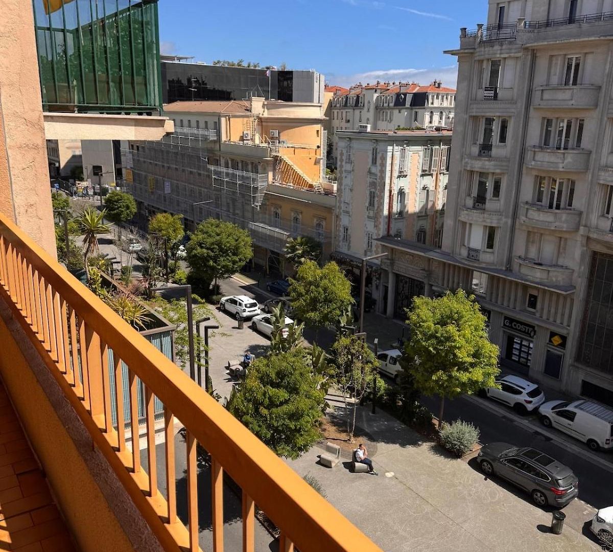 Beautiful Bright 2-bedroom 1 Minute From The Apartment Nice
