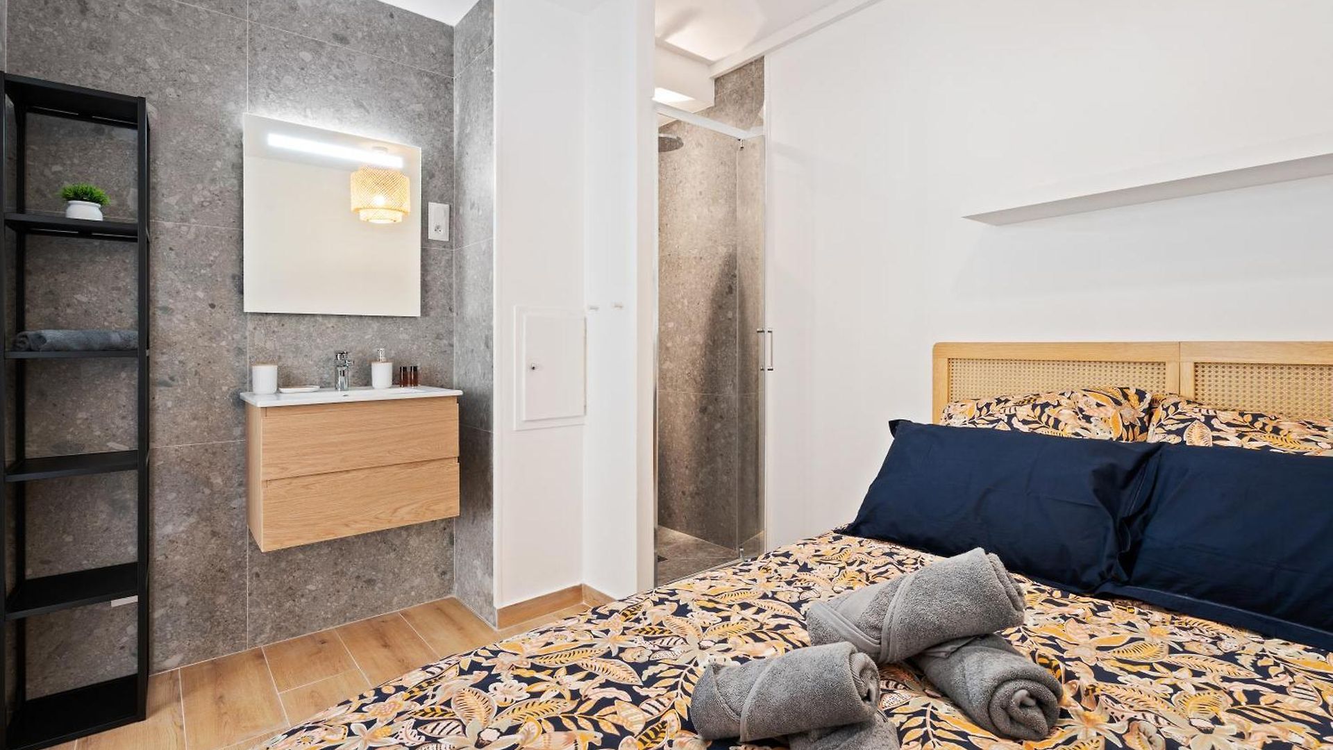 Renting - 2philibert - Bohemian Terrace Port & Promenade