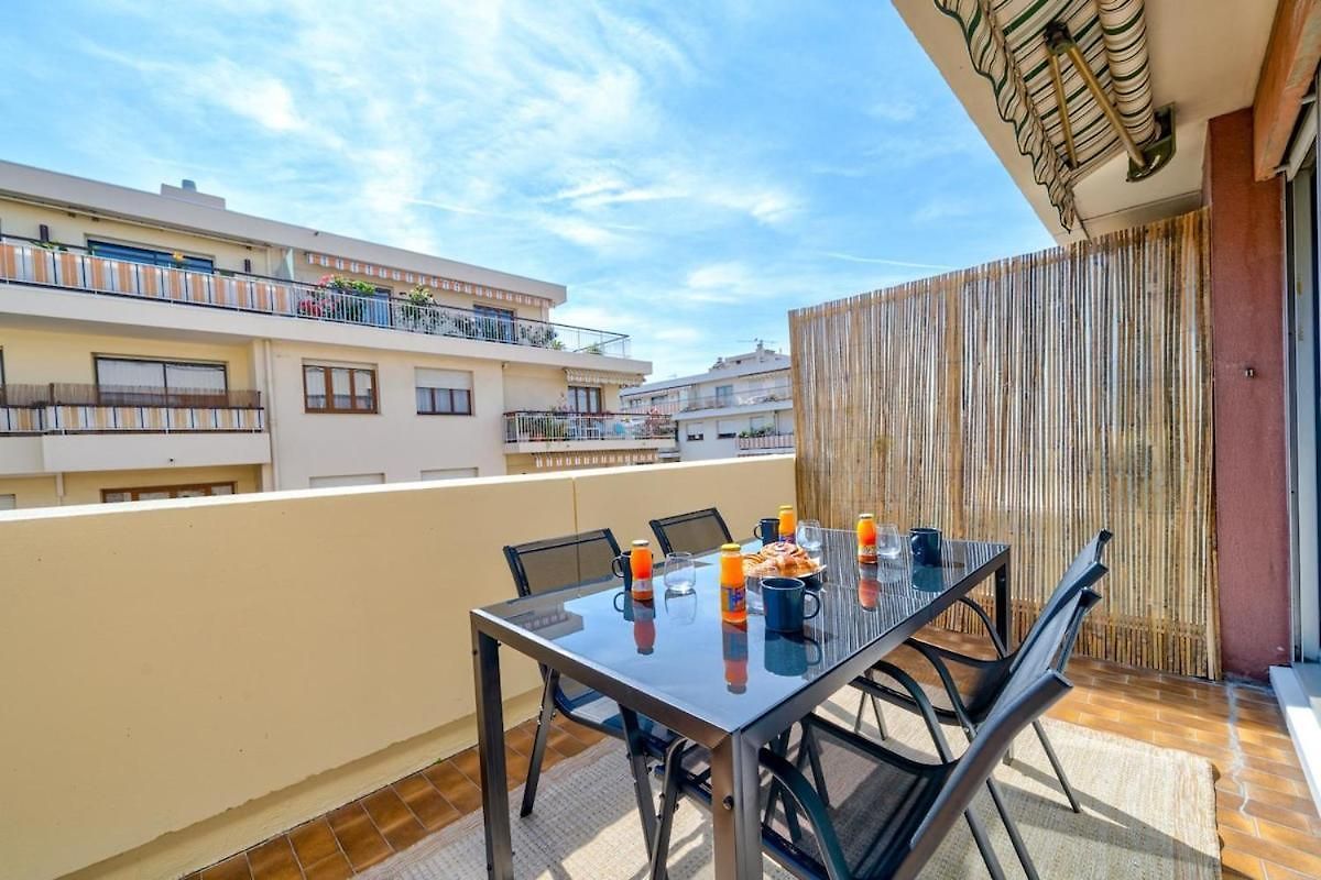 2p Standing, Terrasse, Garage, Proche Port Et *