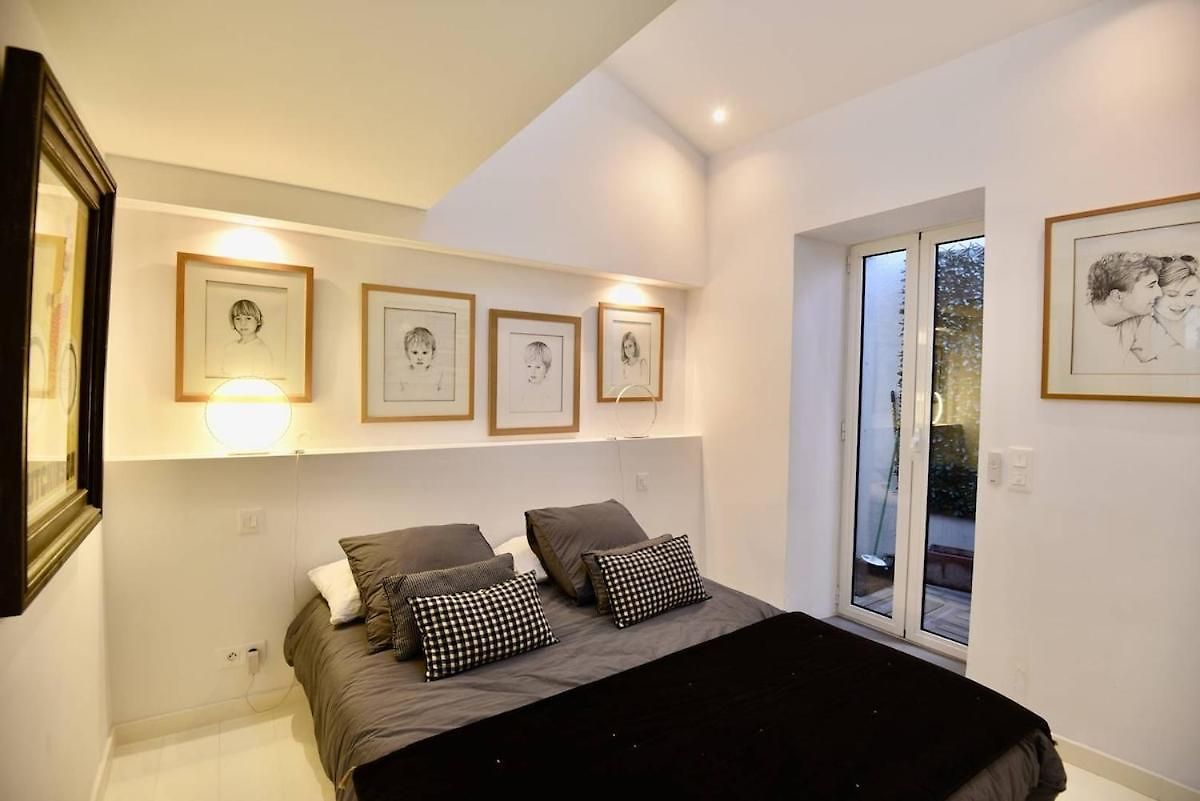 Signature Magenta Apartment