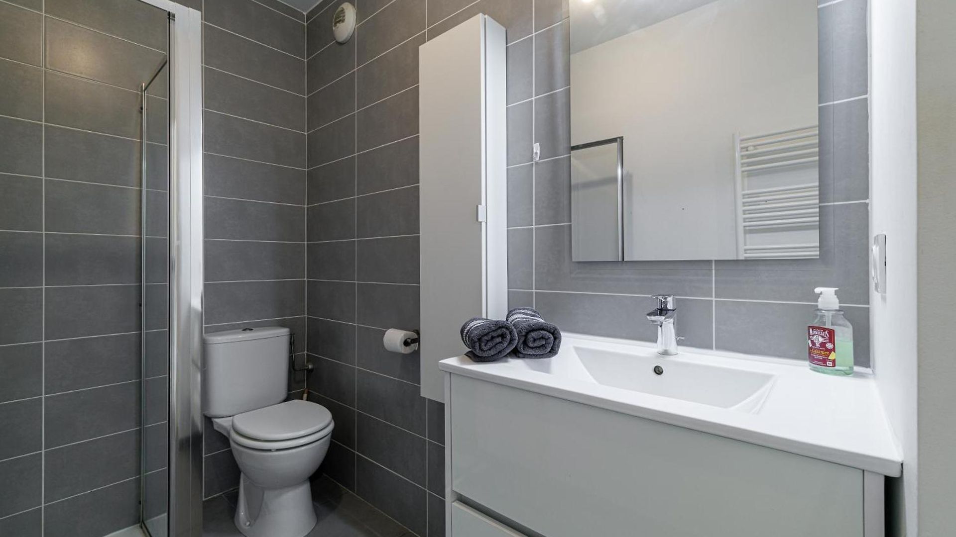 2 Pieces Lumineux Quartier Du Port Apartment *