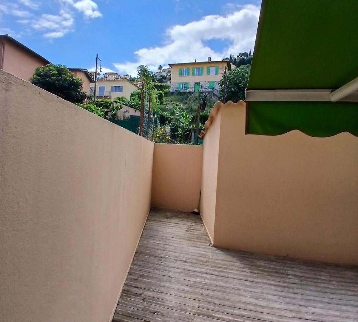 3p Large Terrace *