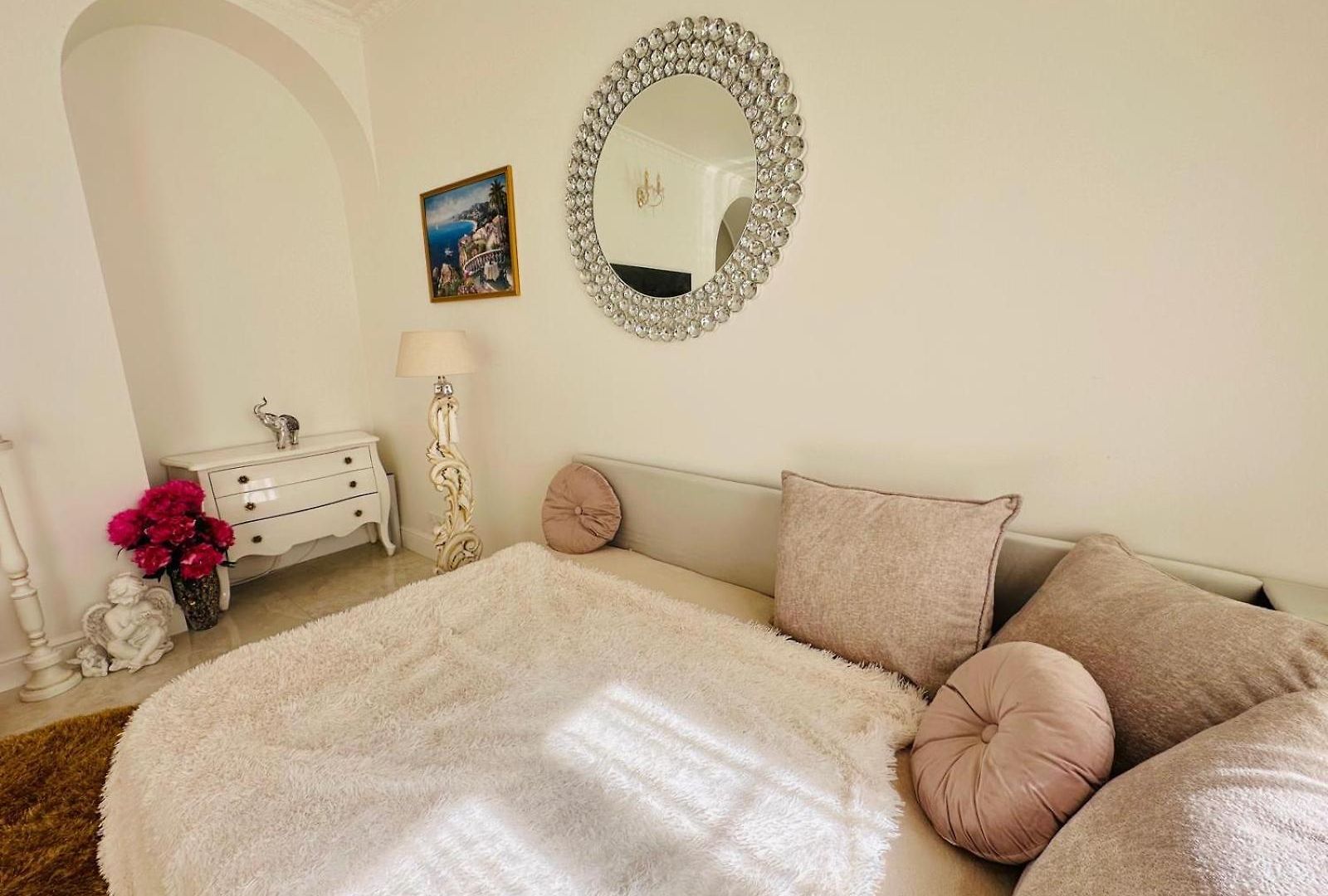Apartment White Palace - 1 Min - Carre D'or - Promenade *