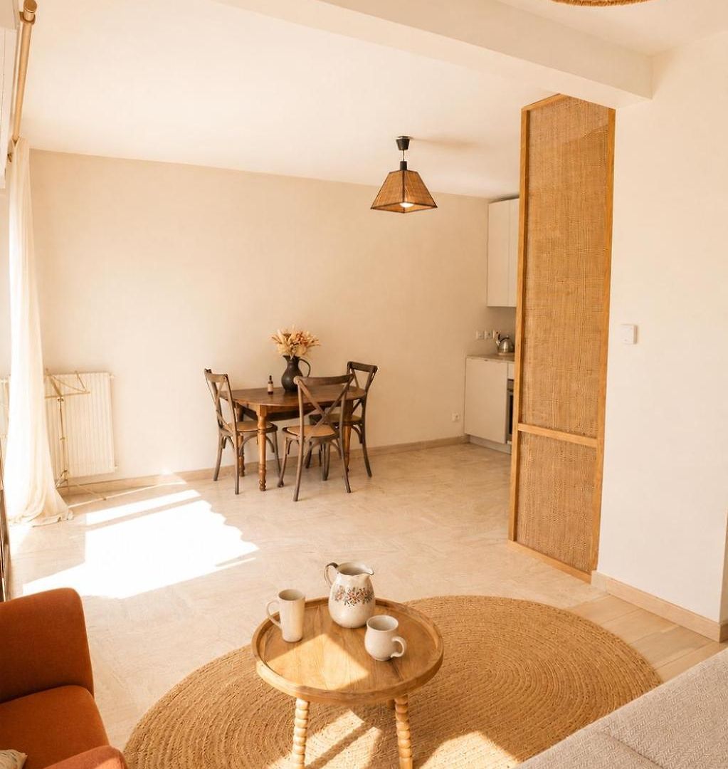 Sunny Terrace With Great View- Port, & Garibaldi- 3 Apartment Nice