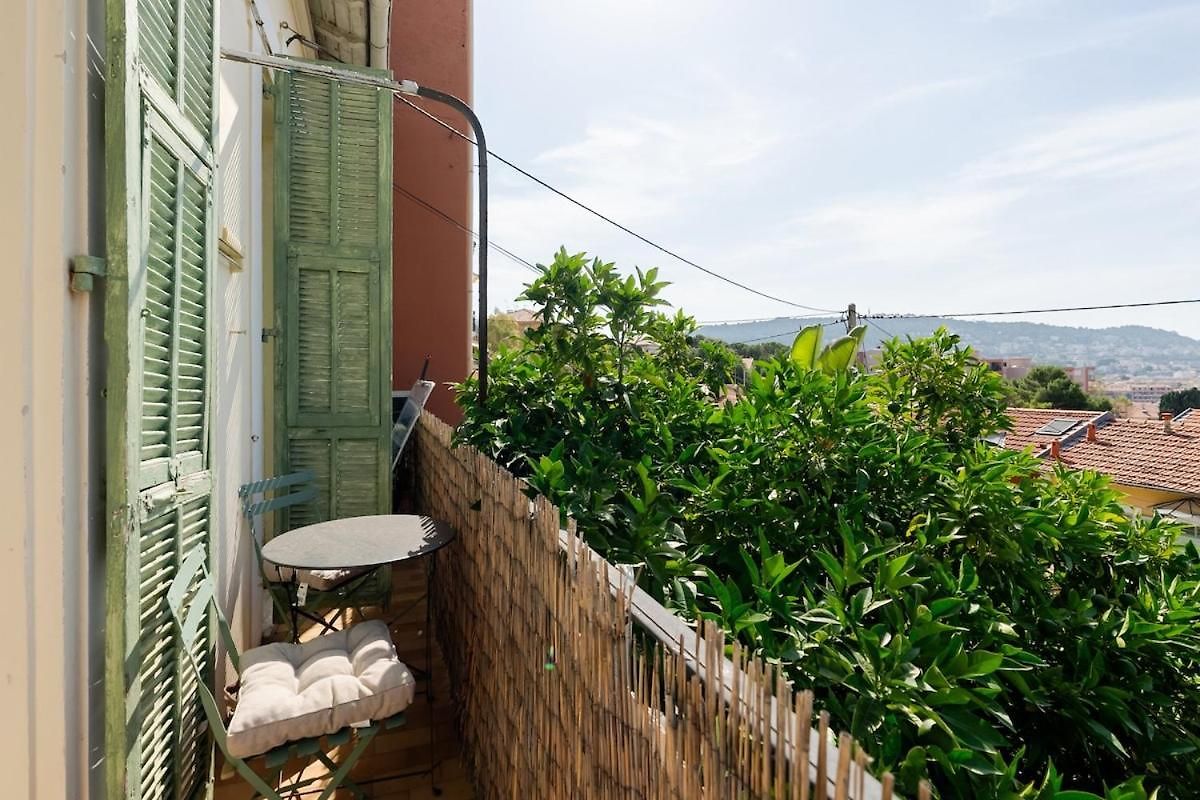 Charming House With Sea View In Nice