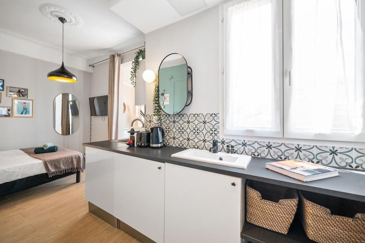 Apartment Bright & Cosy W Terrace Ac Nice