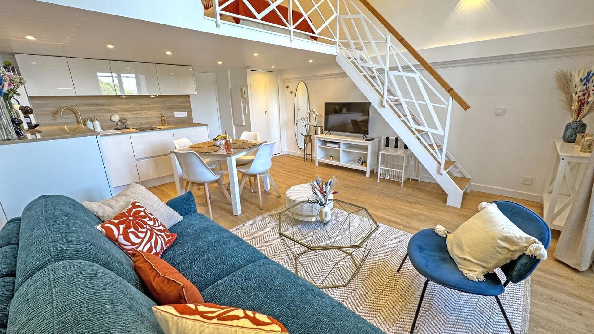 Apartment Elegant Seafront Loft Old Town *
