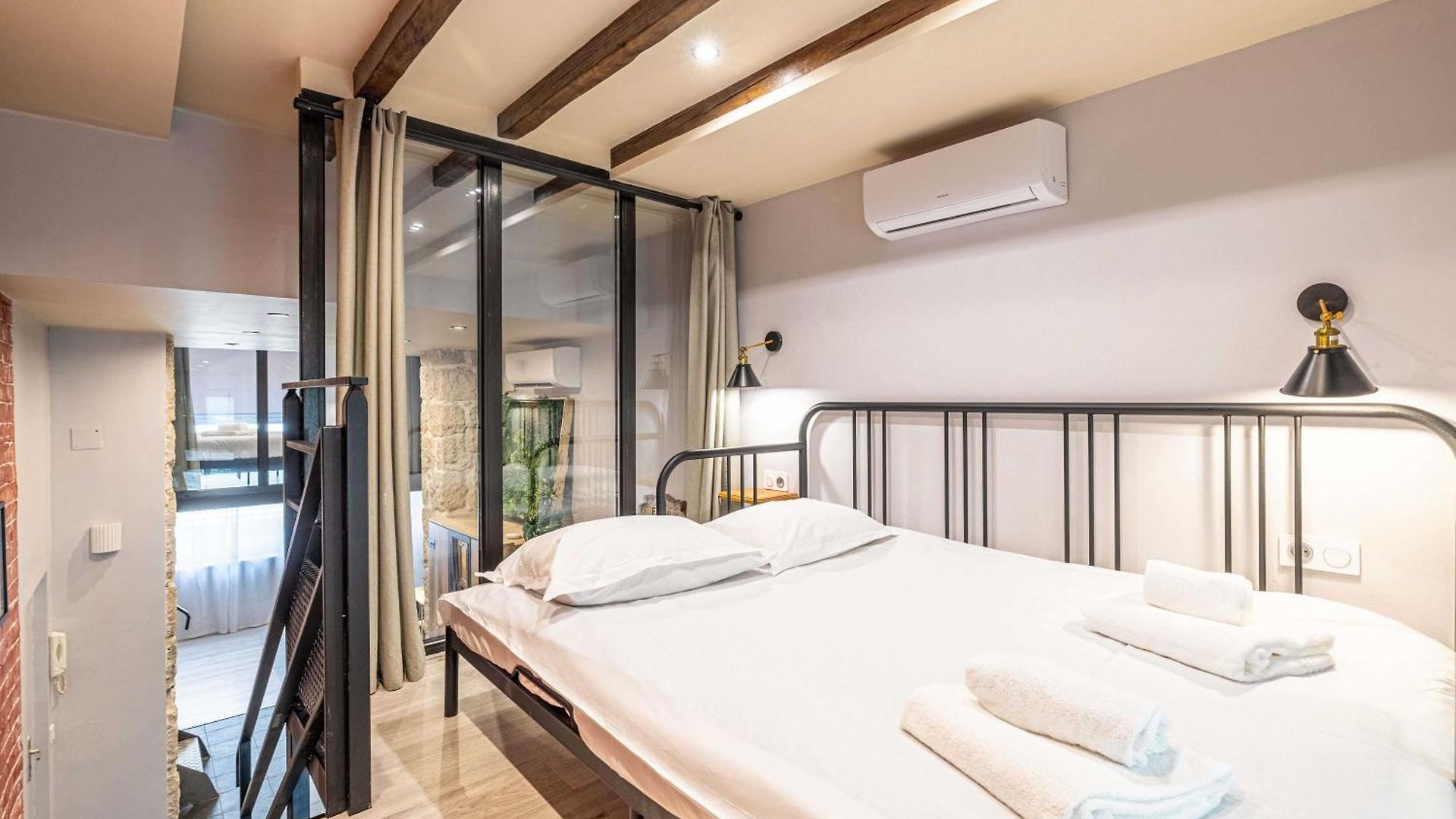 Warm Close To Promenade Des Apartment