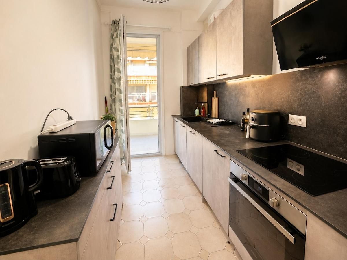 Apartment Avec Terrasse A 2 Min De La Nice