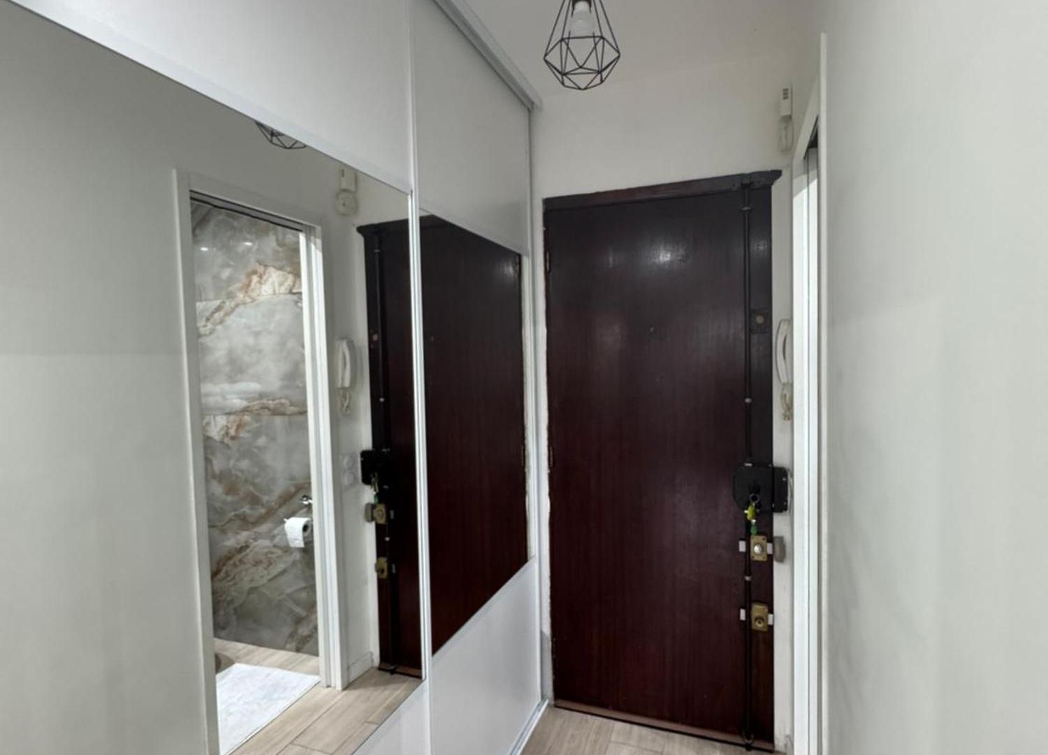 Apartment De La