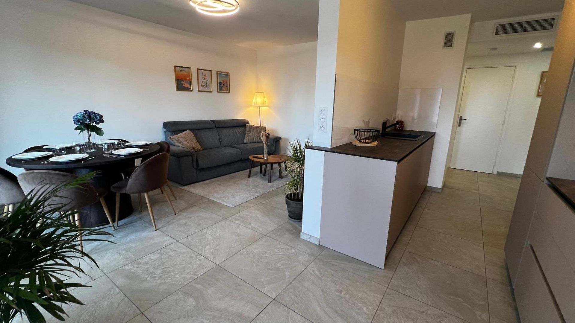 Apartment 2 - Terrasse, Parking Gratuit & Climatisation