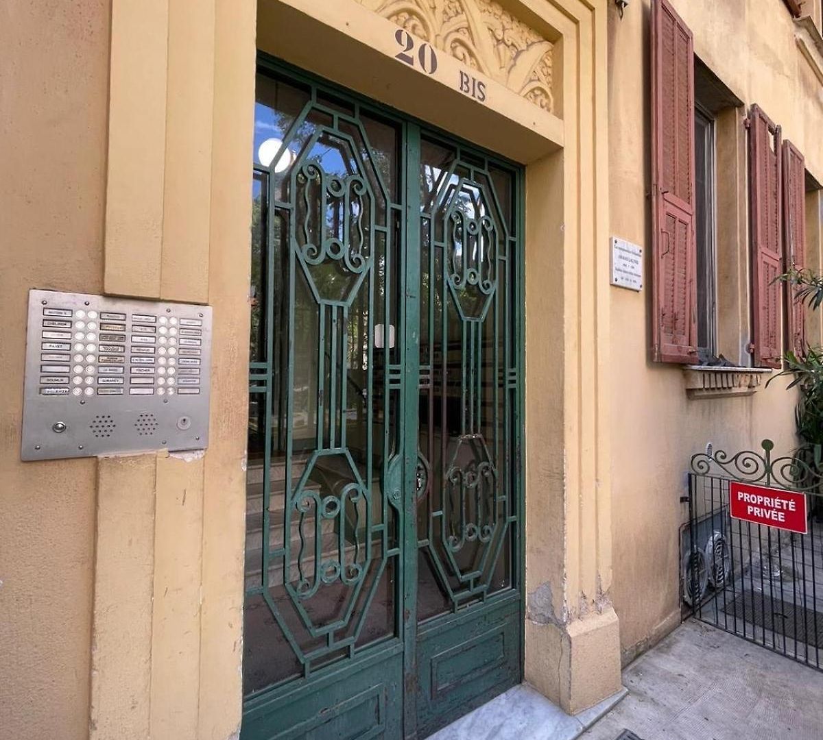 Apartment Chaleureux Proche De L'eglise Russe *