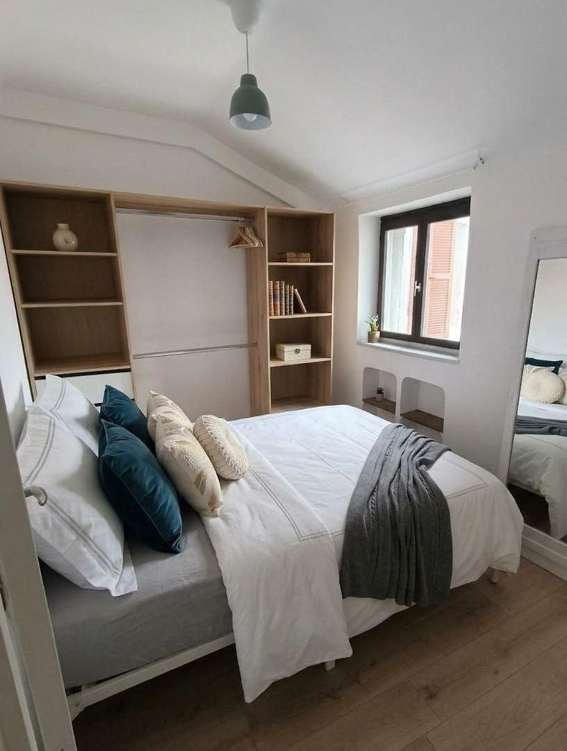 Apartment An In The Very Center Of The For 8 Guests Nearby Are A Tram Stop And Train Station