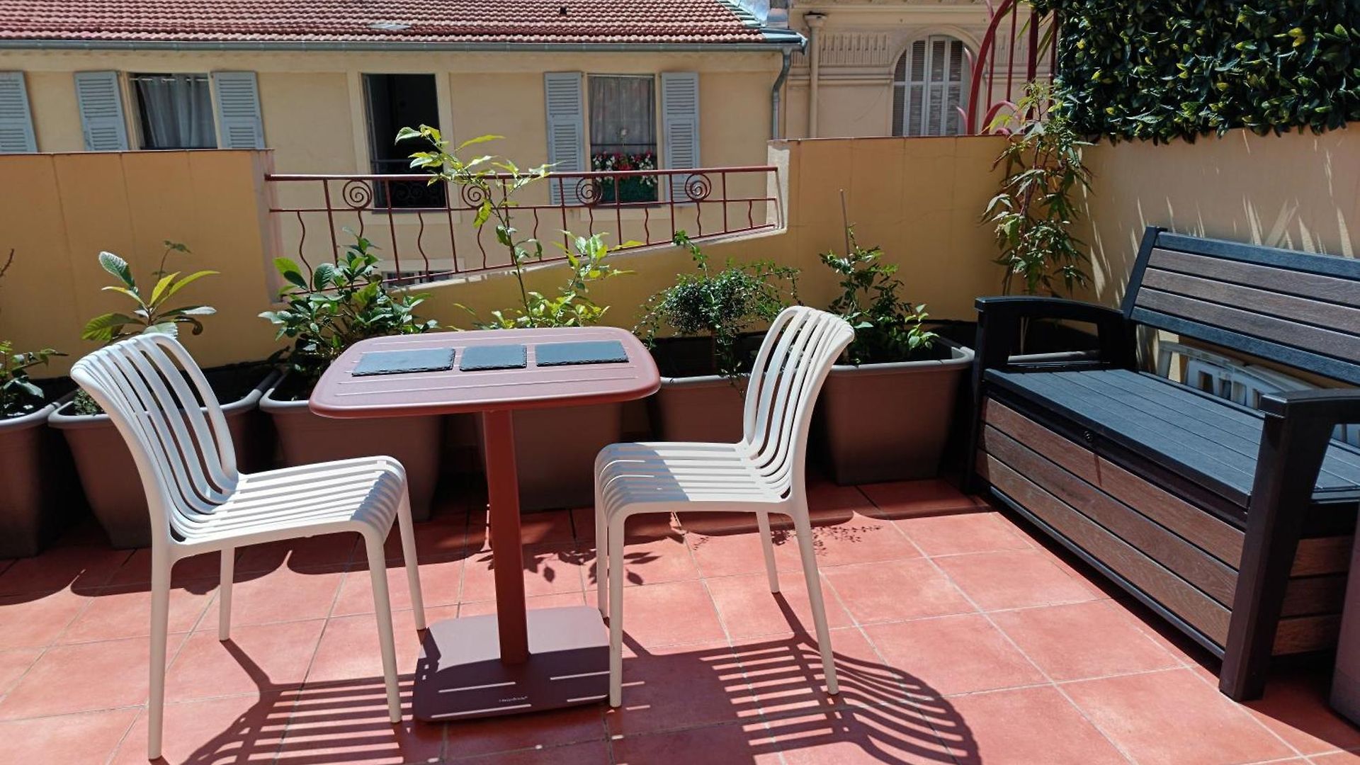 Apartment Climatise Avec Grande Terrasse Privee Au Coeur De