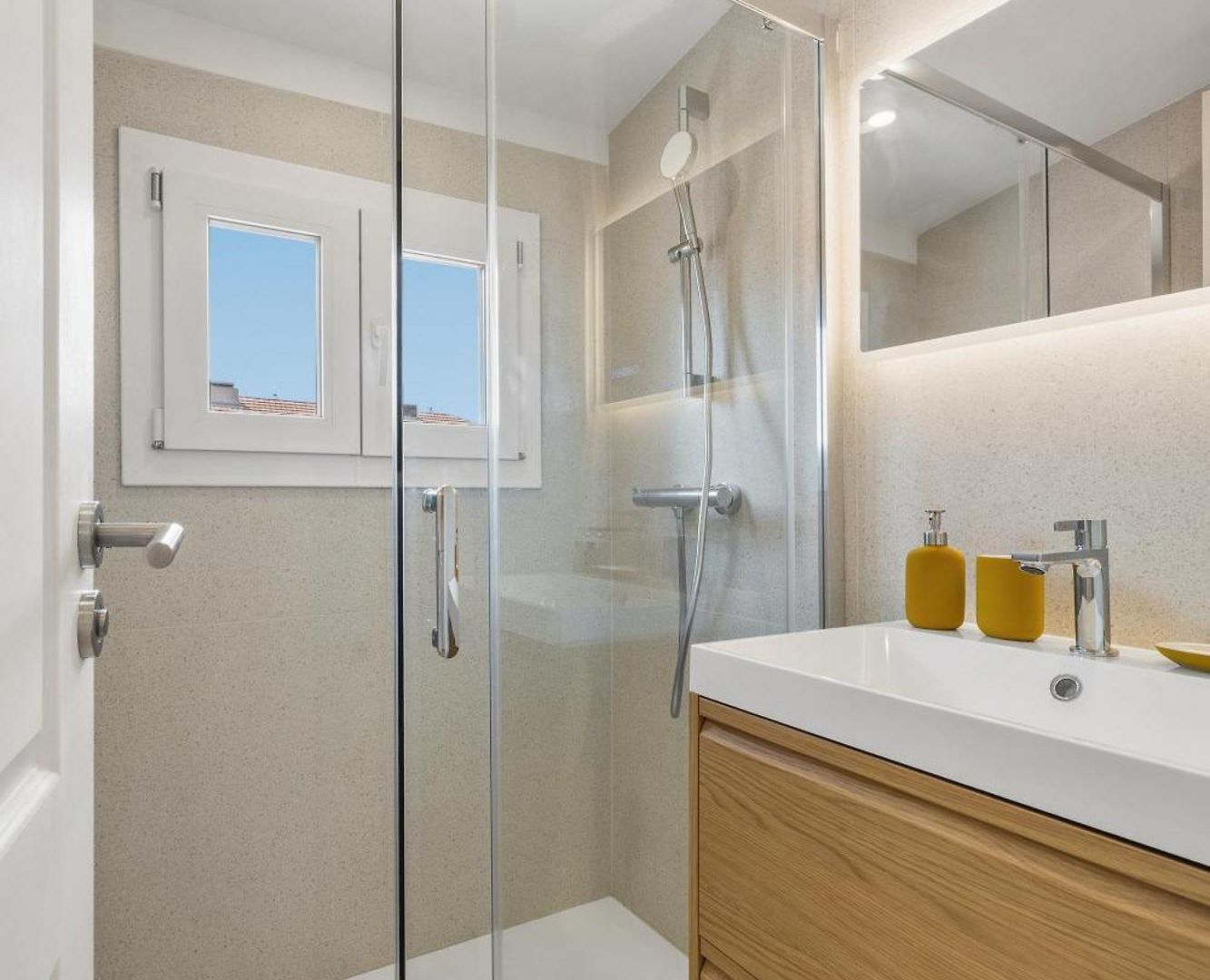 Renting - St Vincent - Floor Luxury Old Town Air-conditioned * Nice