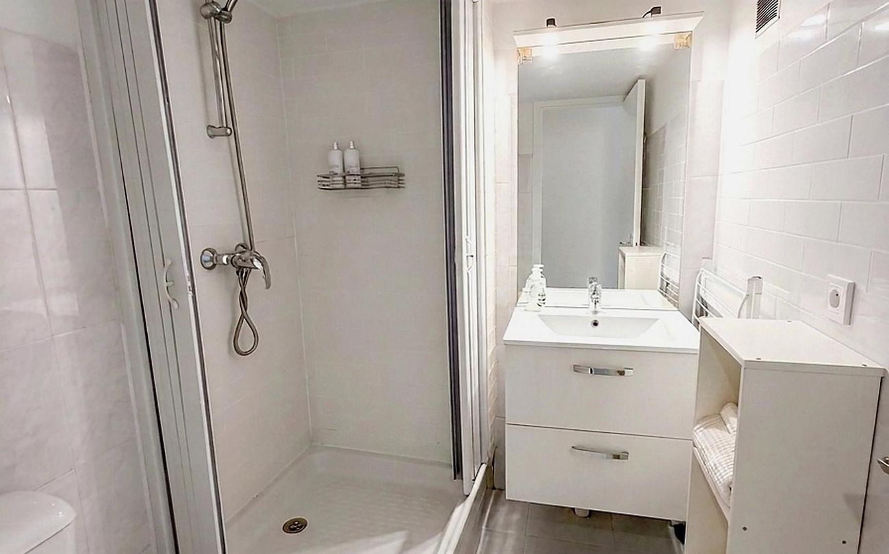 Apartment Mezzanine Renove - Centre Nice, 3 Min Gare Nice