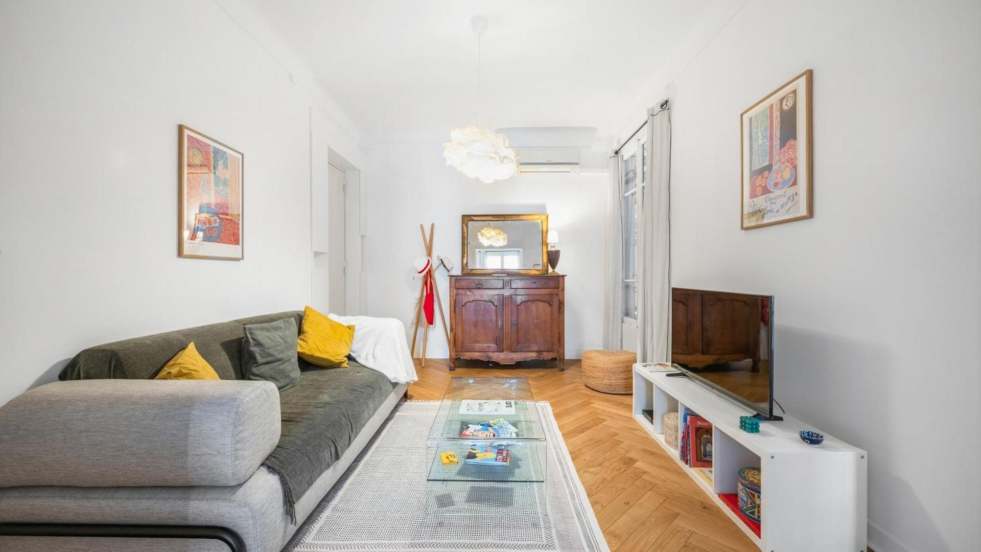 Charming & Comfortable - Near The Port / Parking Nice