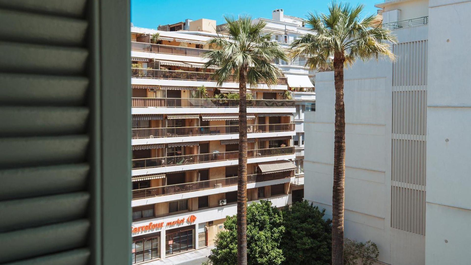 Apartment 1 Min Walk To Luxury Boutique *