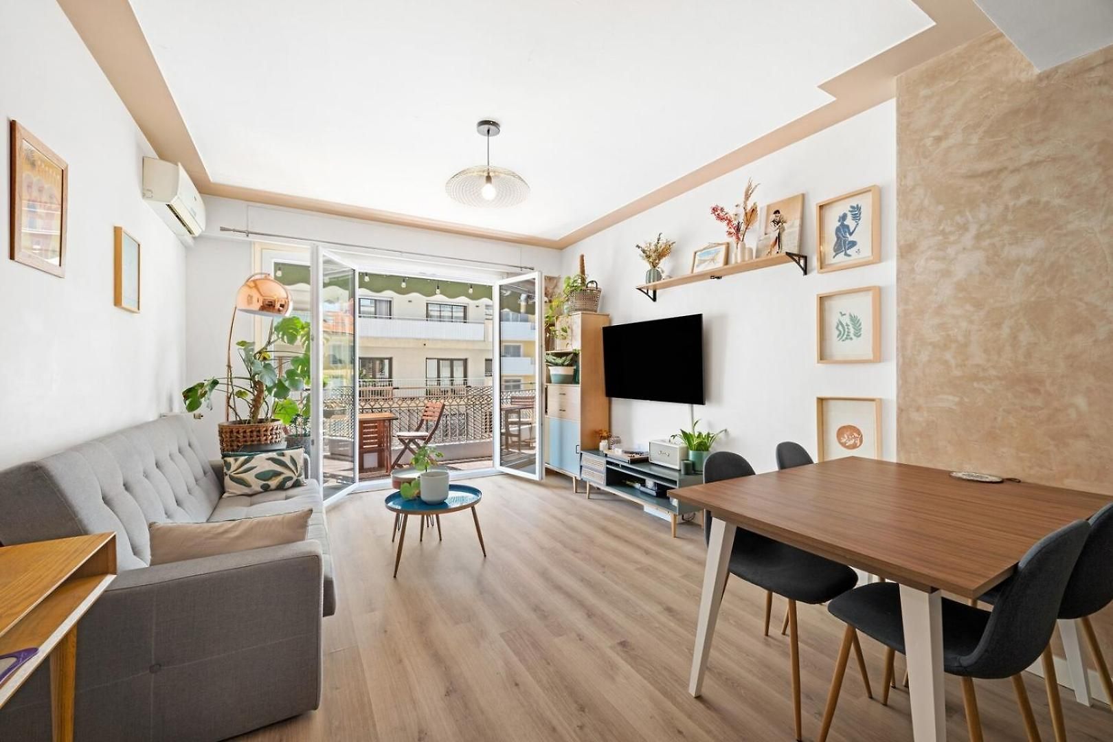 Bright & Cozy - Large Sunny Terrace