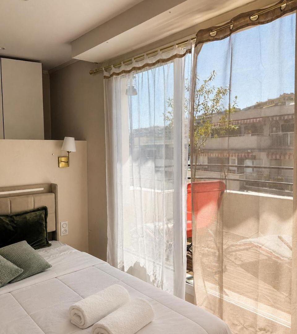 Prime View - Hypercenter - Spacious & Modern Apartment