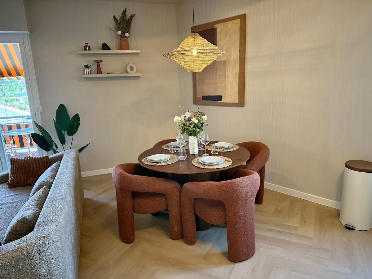 Completely Renovated 2 Minutes From The Apartment *