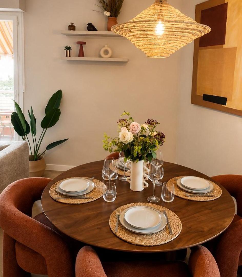 Completely Renovated 2 Minutes From The Nice