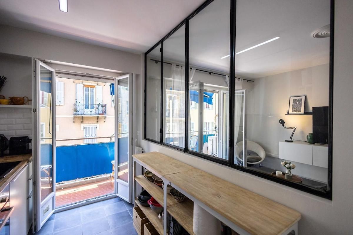Apartment Stylish 2br With Garage And Ac Port Of *