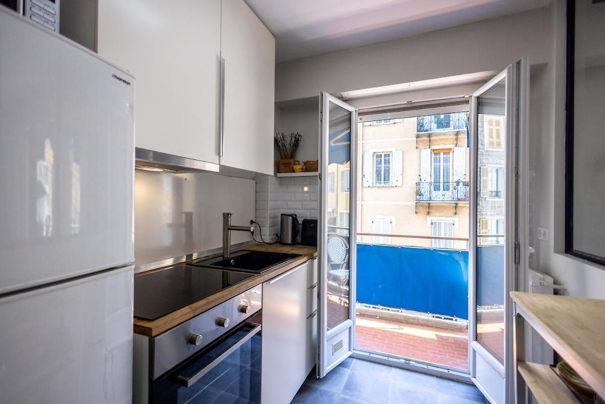 Stylish 2br With Garage And Ac Port Of * Nice