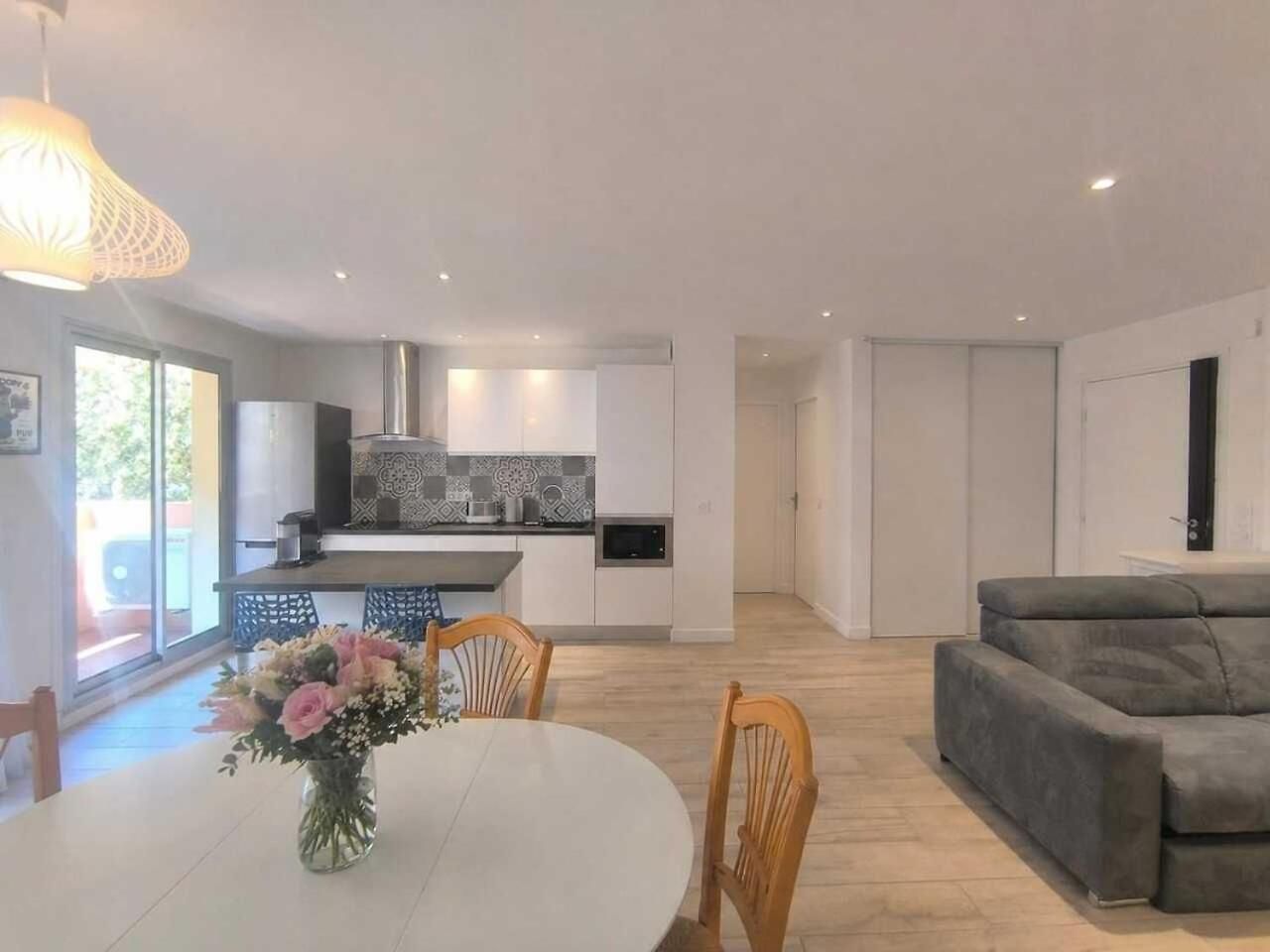 Charming With Terrace & Secure Parking Apartment Nice