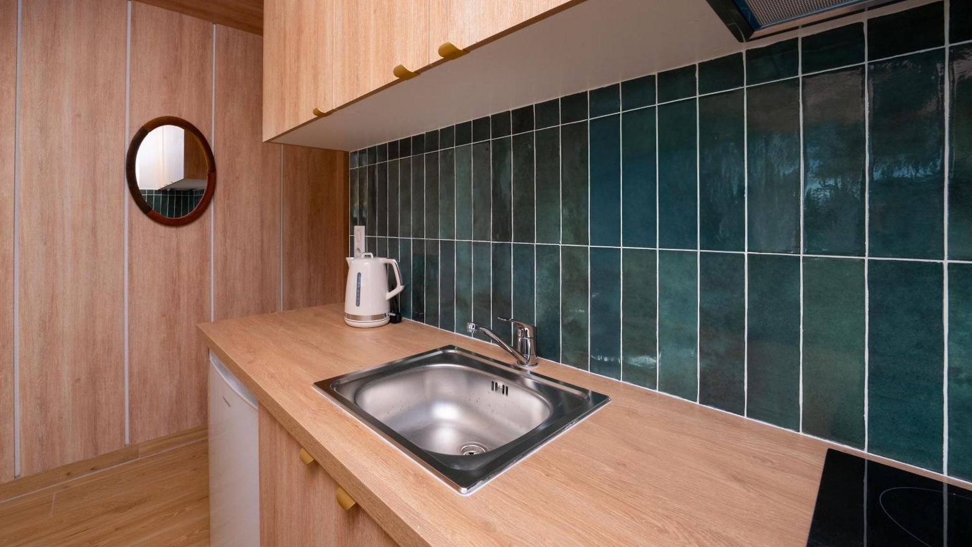 Apartment Moku Lumiere 南仏 木光居