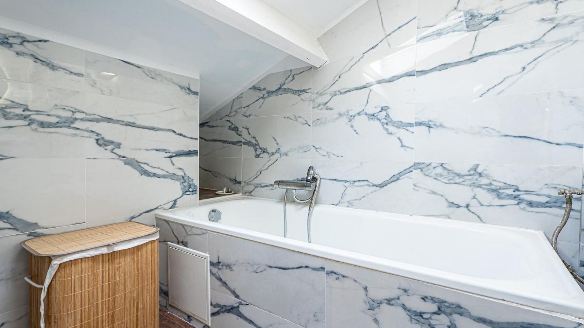 La Chaise Bleue Apartment *