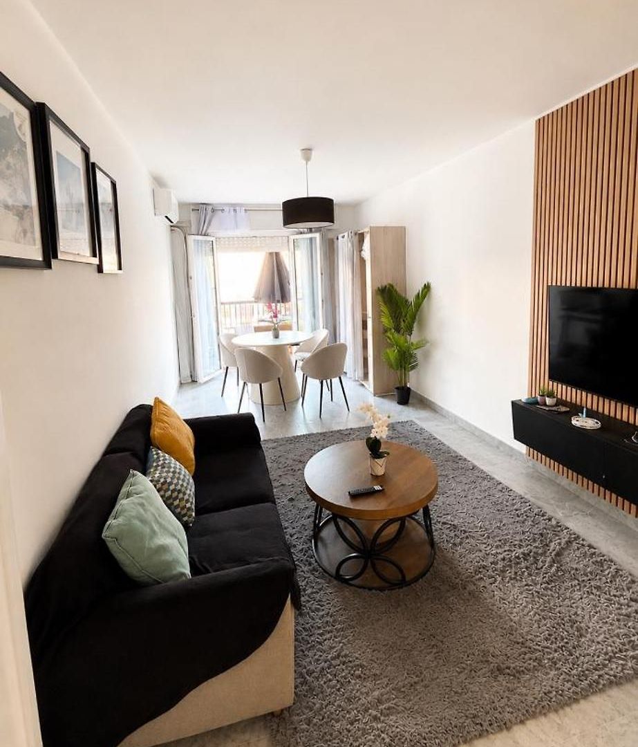 Superbe 3 1 Salon Cosy Et 2 Grandes Terrasses Moderne Tram A 2 Min 6 Personnes Apartment
