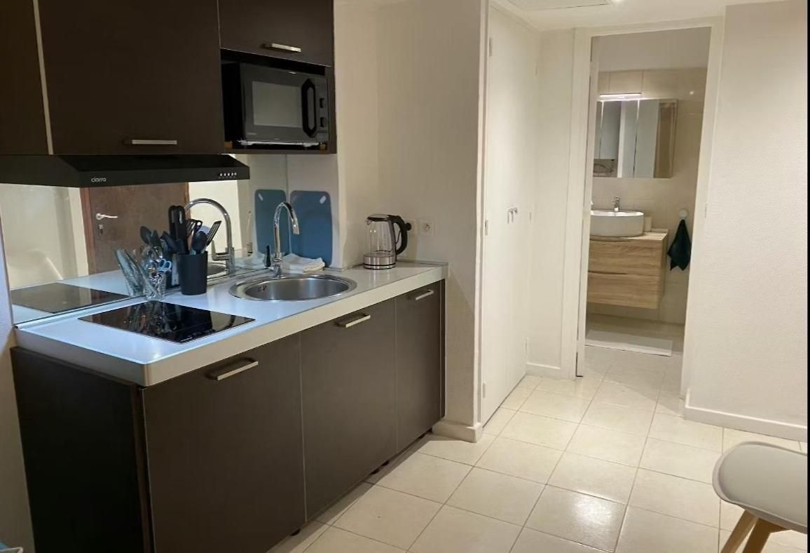 A Modern Recently Renovated, 7 Min To *