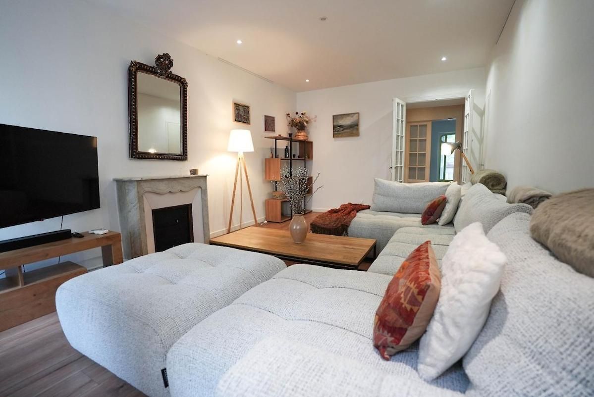 Superb 3 Bedroom - Center Apartment Nice
