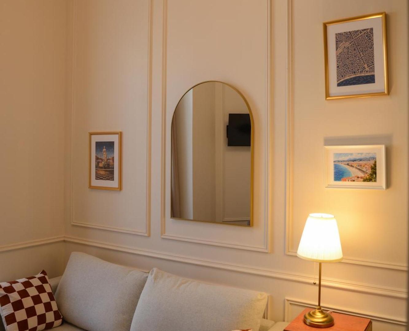 Apartment Chic Parisian *