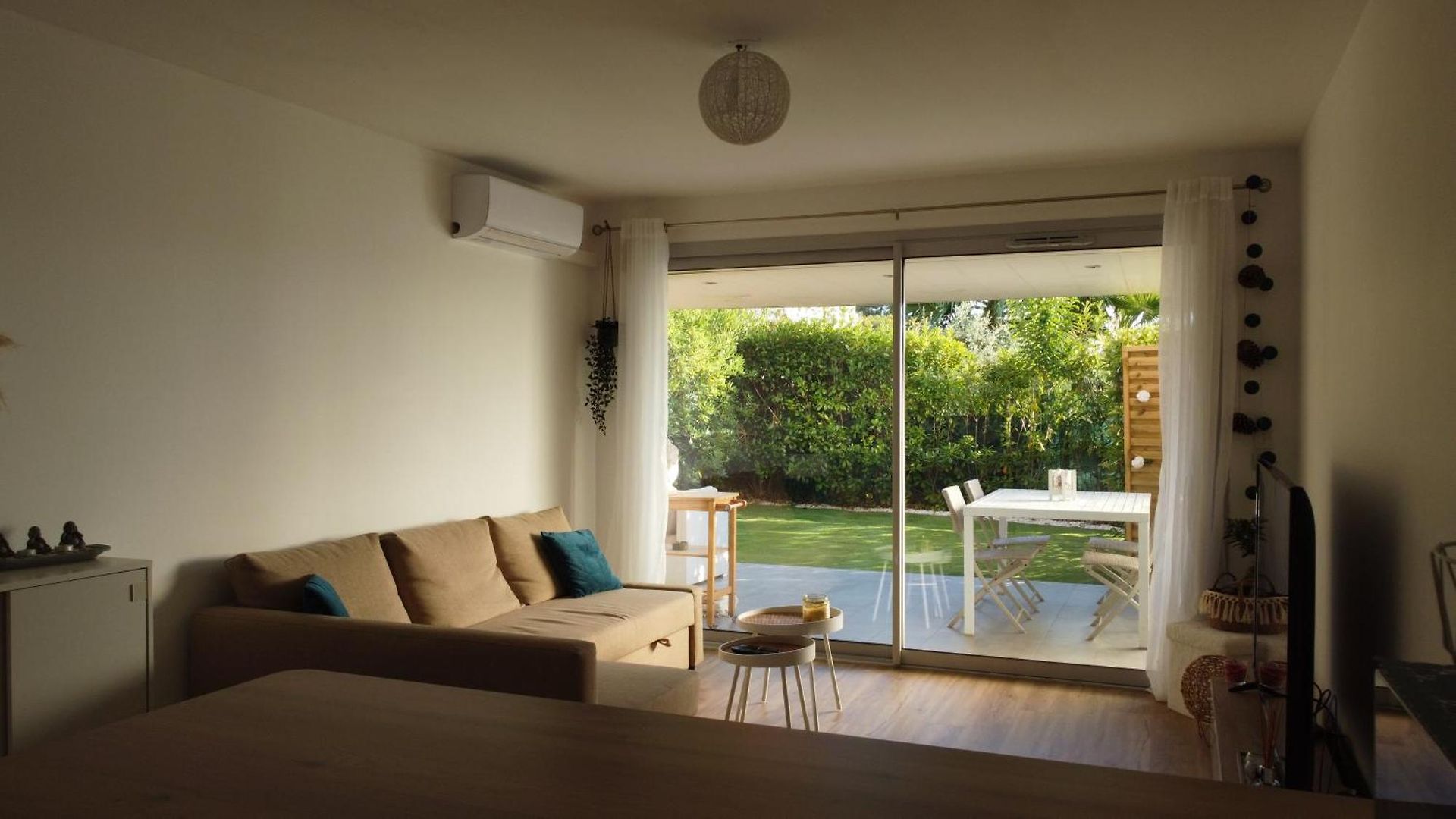 Avec Jardin Et Piscine Apartment