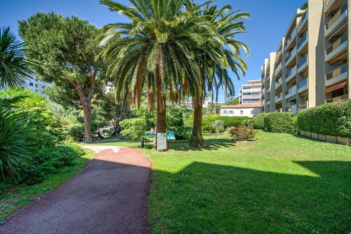Beautiful 2-bedroom Apartment, Garden, Swimming Pool, Sea Within Walking Distance * Nice