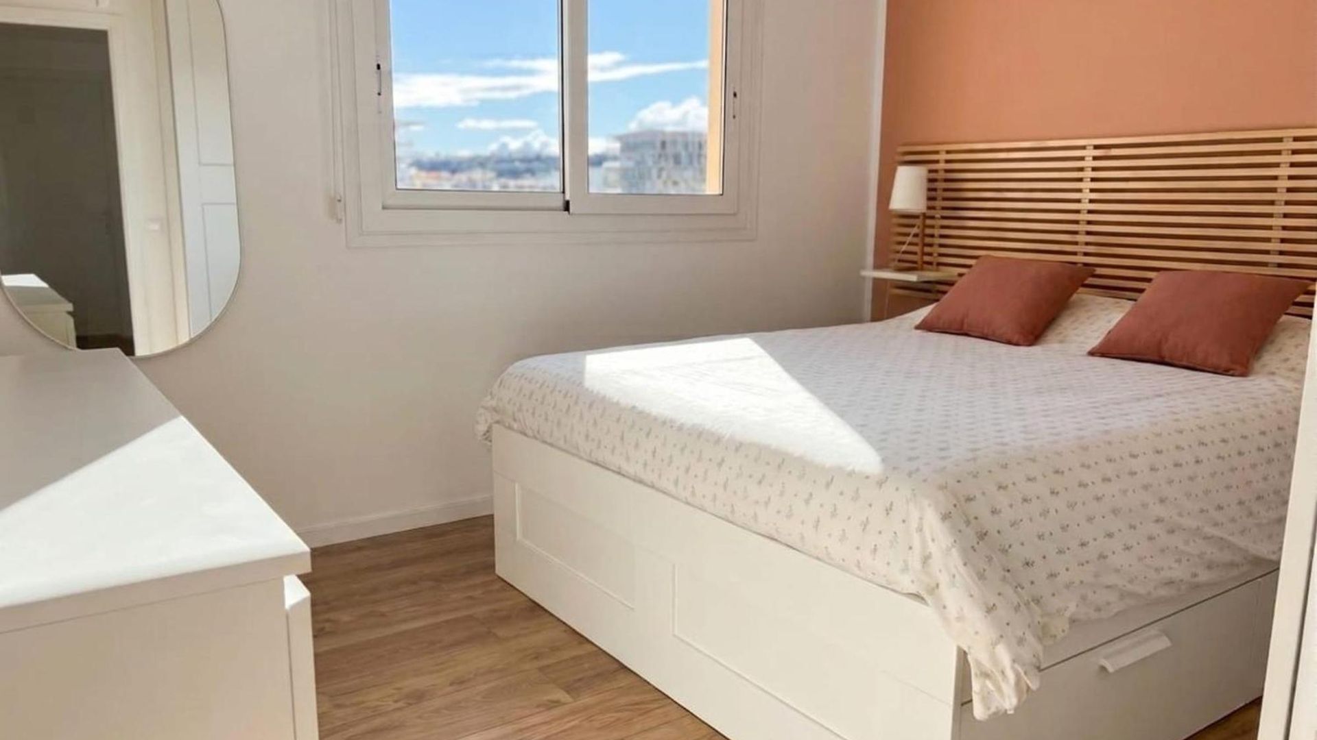 With Terrace And Unobstructed View Apartment Nice