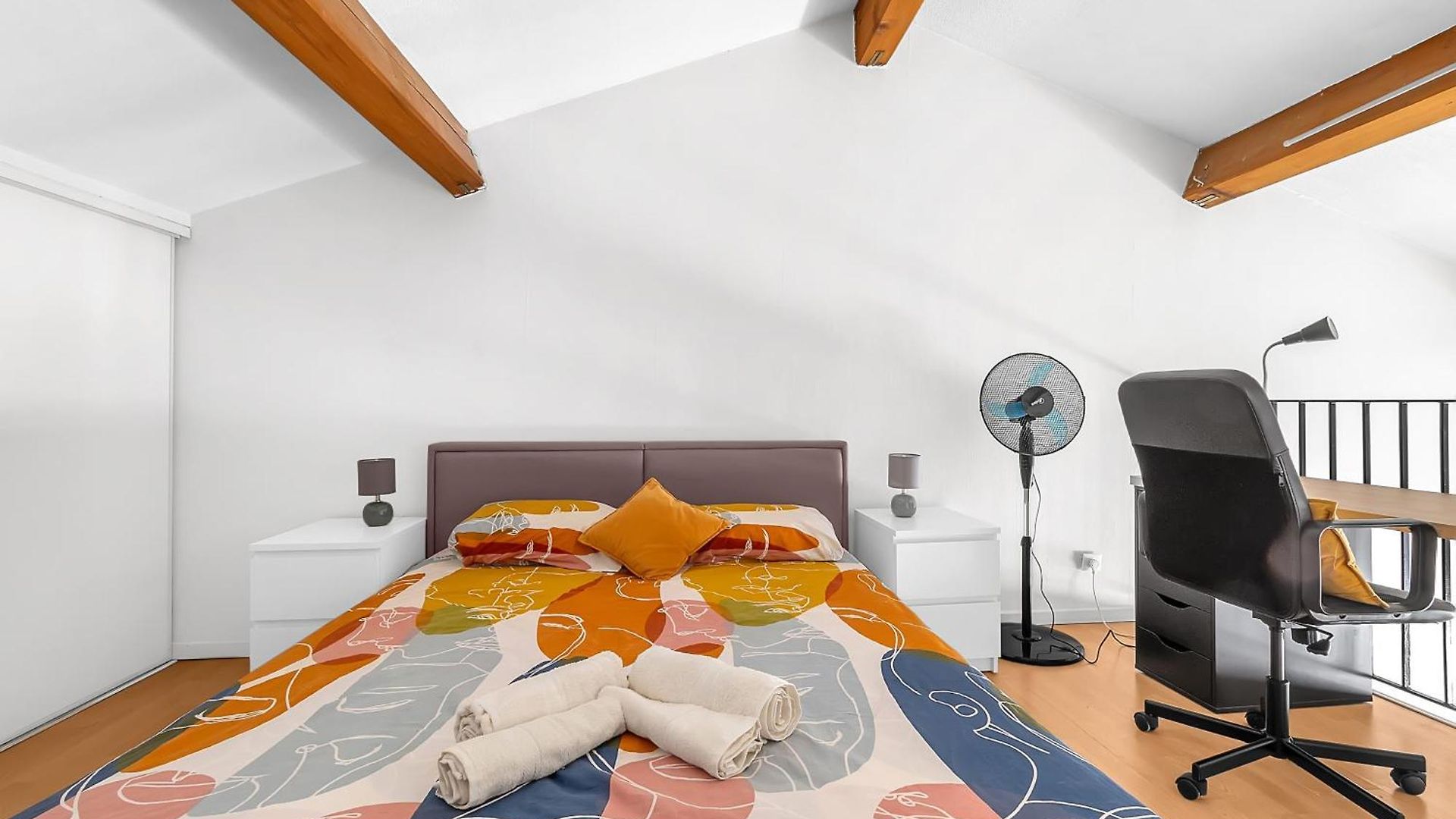 Duplex Hyper Center 5 Min Away From Promenade Des *
