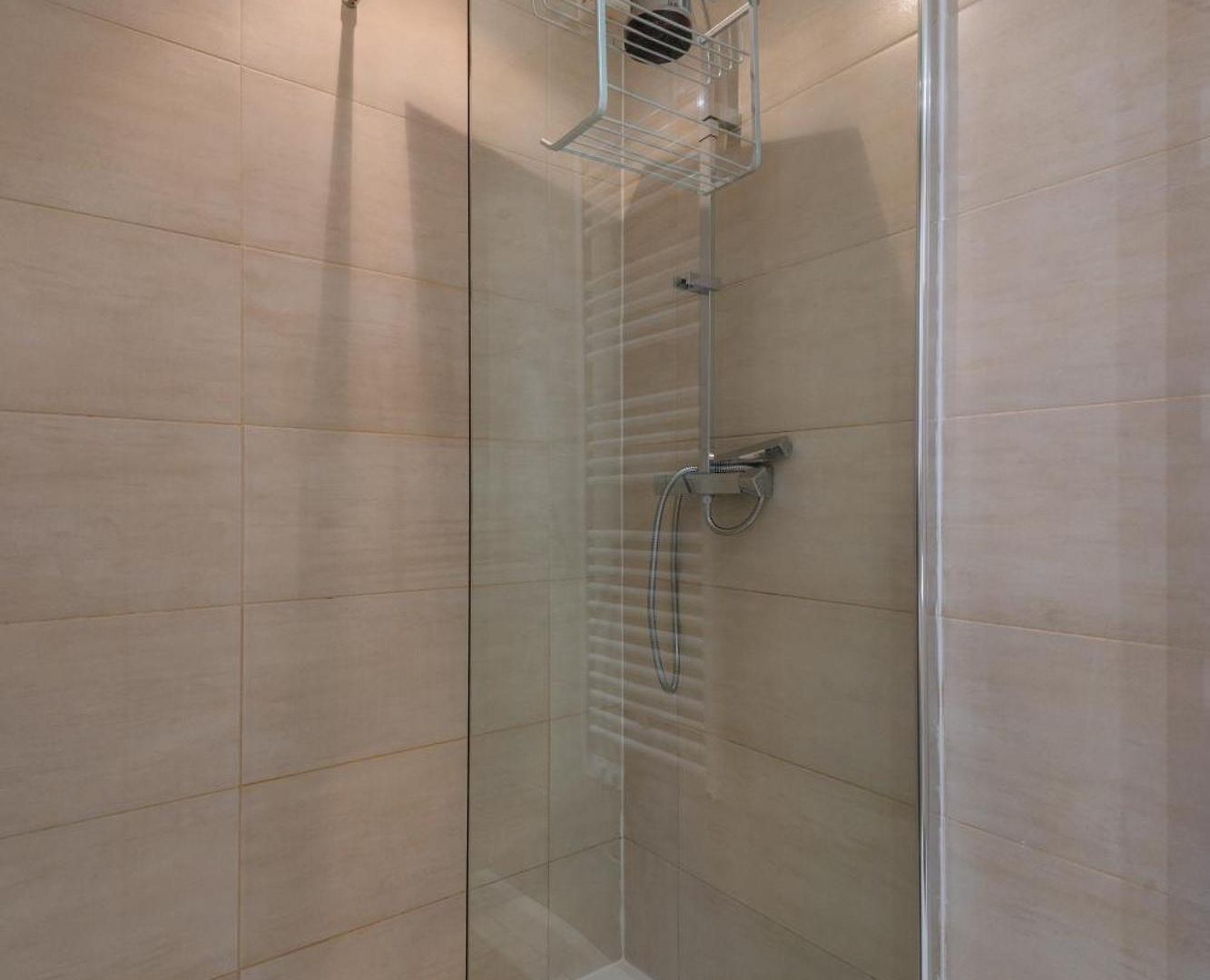 Apartment Old Town Nice, 2 Bedrooms & 2 Bathrooms,quiet, Ac For 4 People