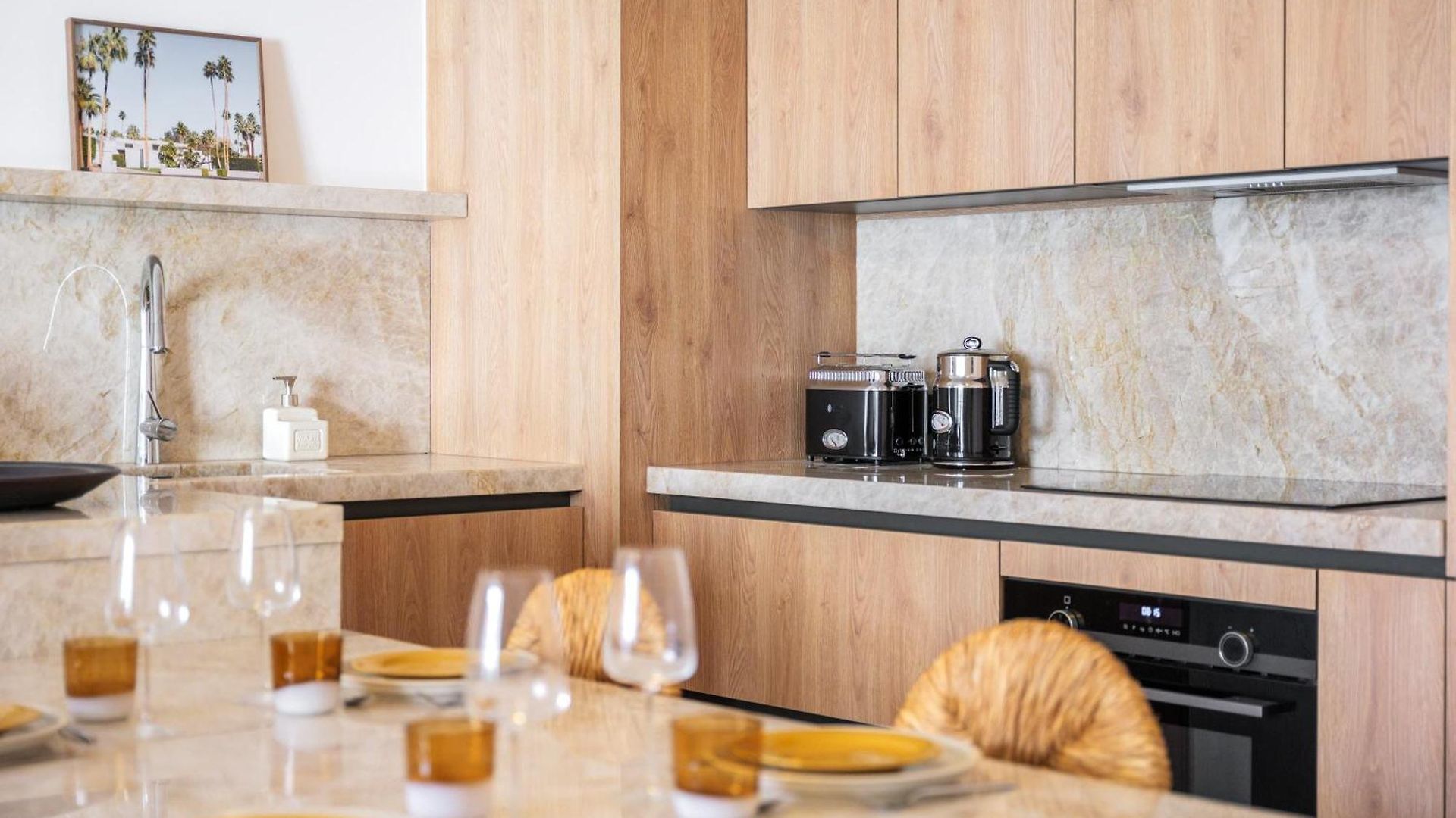 Spacious With Terrace And Parking *