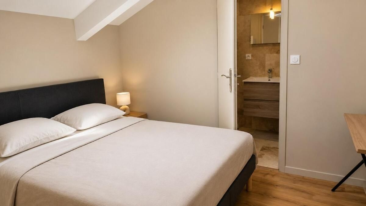 Duplex Climatise Avec Terrasse A Nice