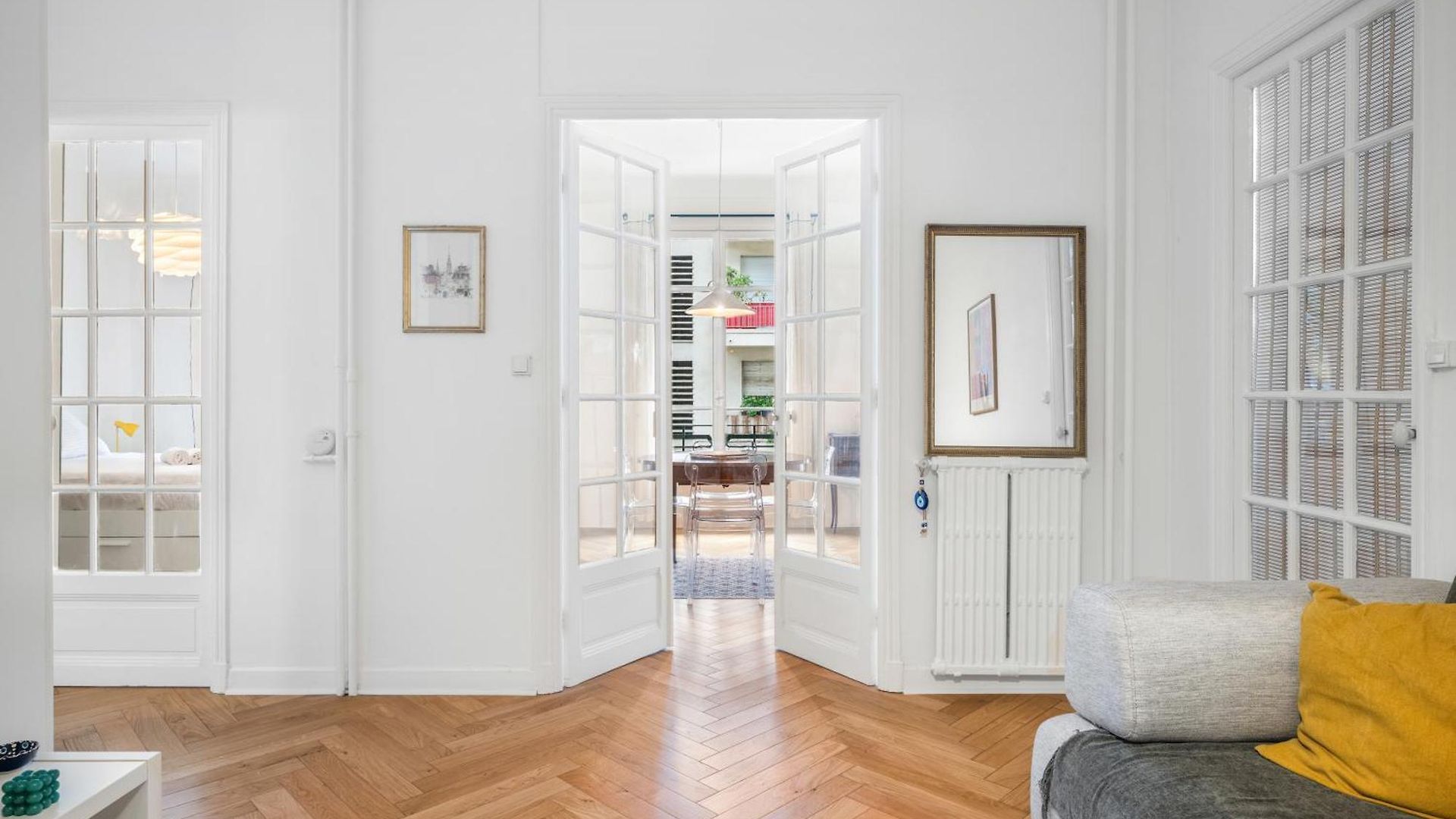 Charming & Comfortable - Near The Port / Parking *