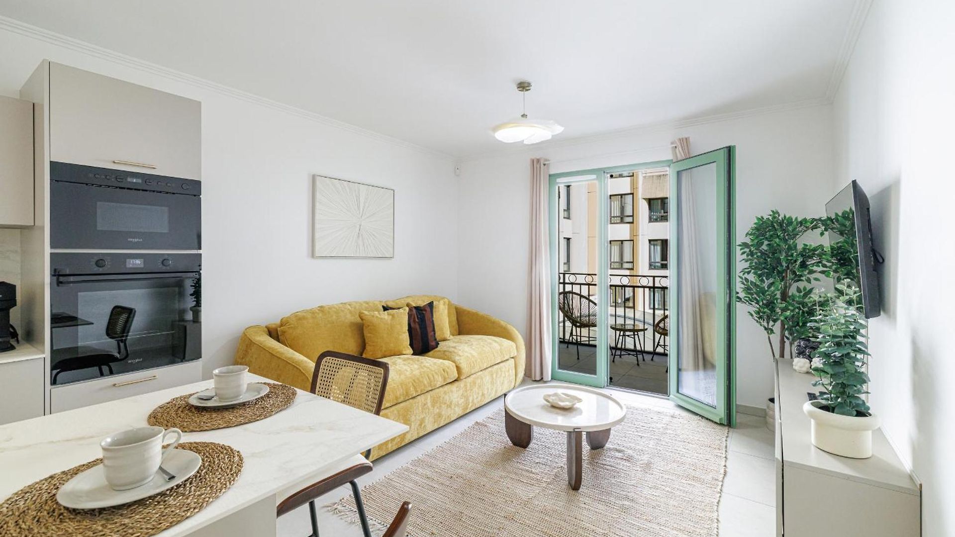 Apartment Quiet & Pretty 1 Bdr In The Center *