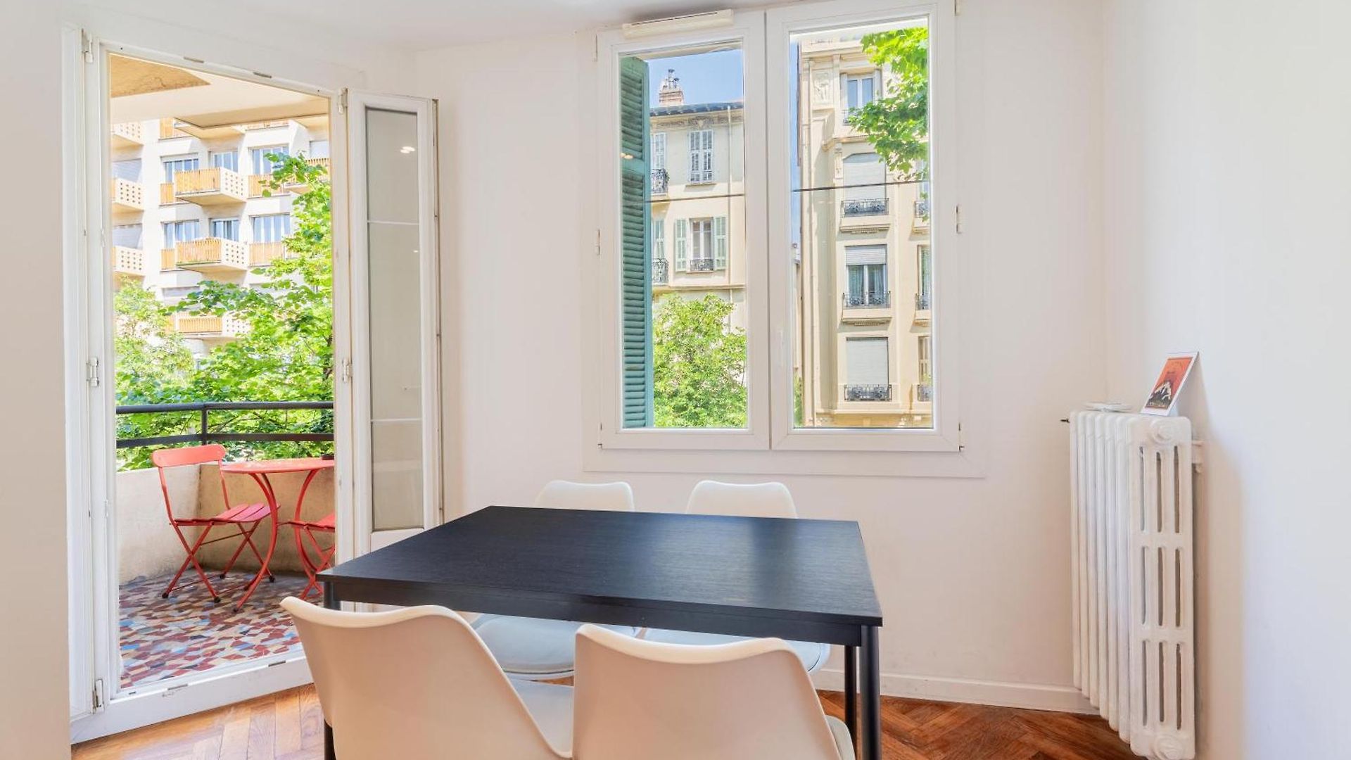 Hyper Center Fully Renovated Air Conditioning Apartment *