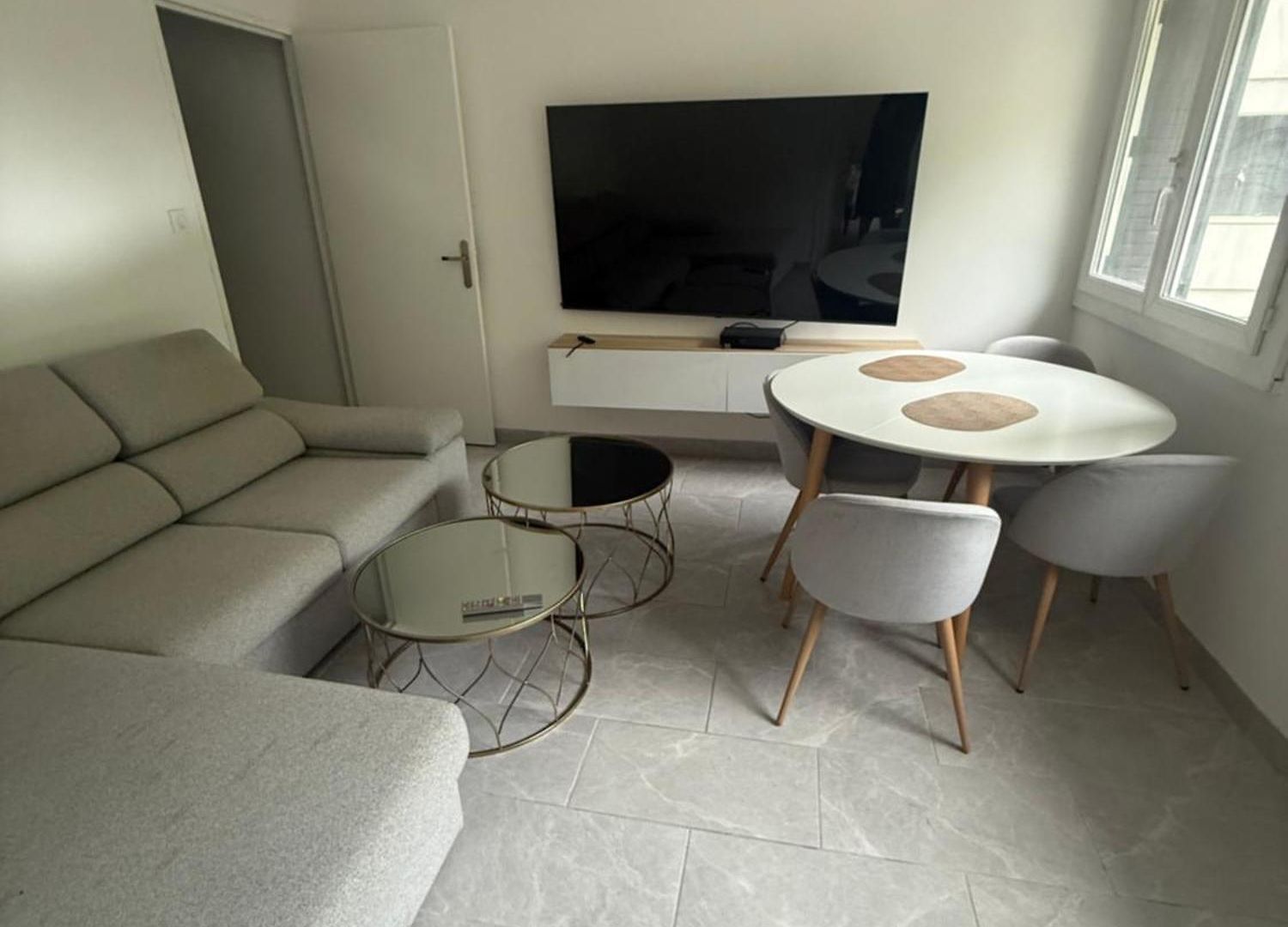 Apparently 2 Bedrooms Apartment *