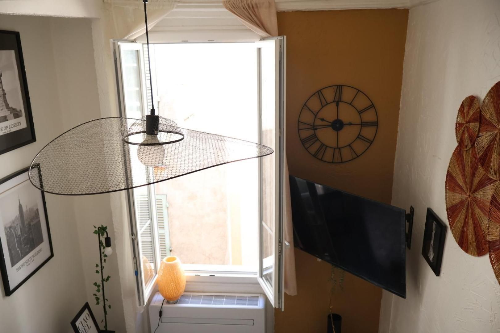 Comfy In Old Town With Mezzanine - Place Garibaldi, Nice